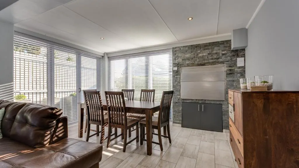 21 Manor Kingswood Golf Estate - Image 4