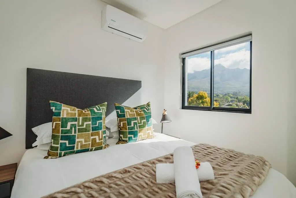 306 Le Jardin - Image 2