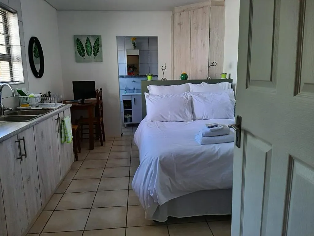 Rustverseker Self Catering Accommodation - Image 4
