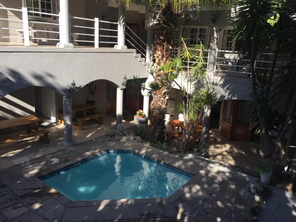 Knysna N2 Lodge - Image 4