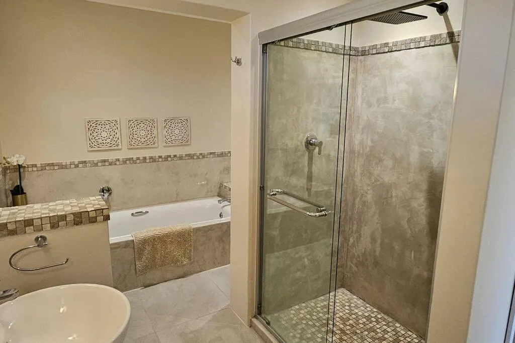 Large 3 x Bedroom Garden Oasis! - Image 3