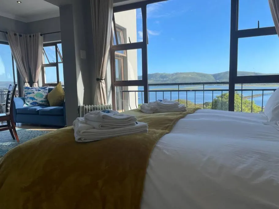 Solar-powered Lovely 1-Room Loft with amazing lagoon views! - Image 2