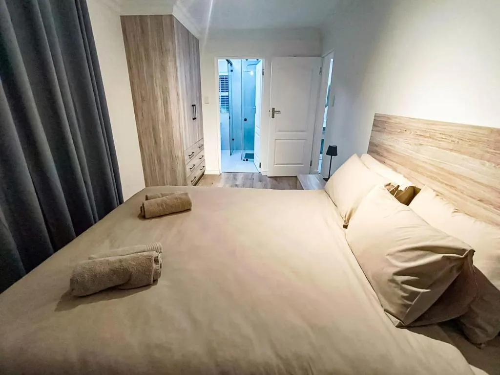 Sunny Side Apartment - Image 2