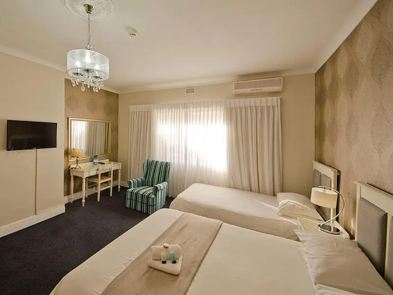 The Russel Hotel - Image 2