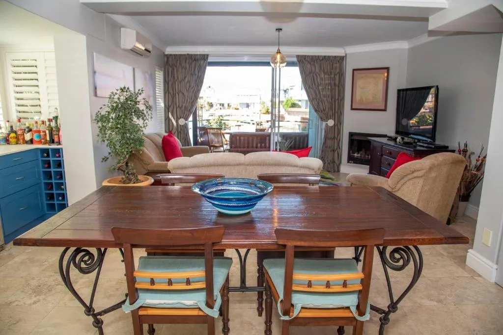 WATERFRONT 2 Bed Home with mooring at Knysna Quays - Image 4