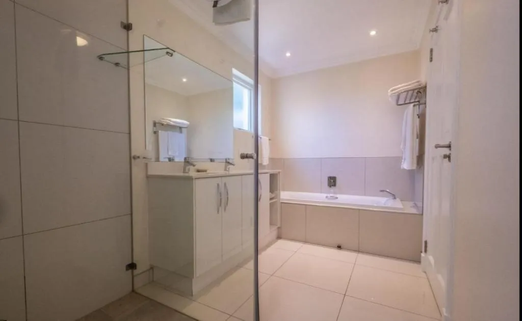 Westhill Luxury Guest House - Image 3