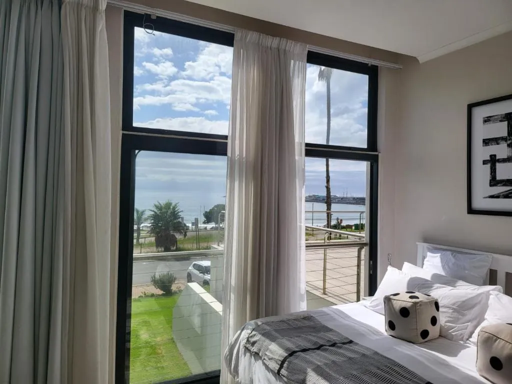 13 at Santos - Image 2