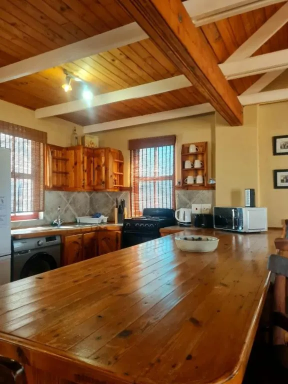 Point Village Accommodation - Sean's House - Image 4