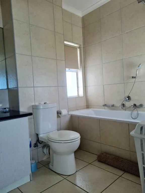 Point Village Accommodation - Stephen - Image 3