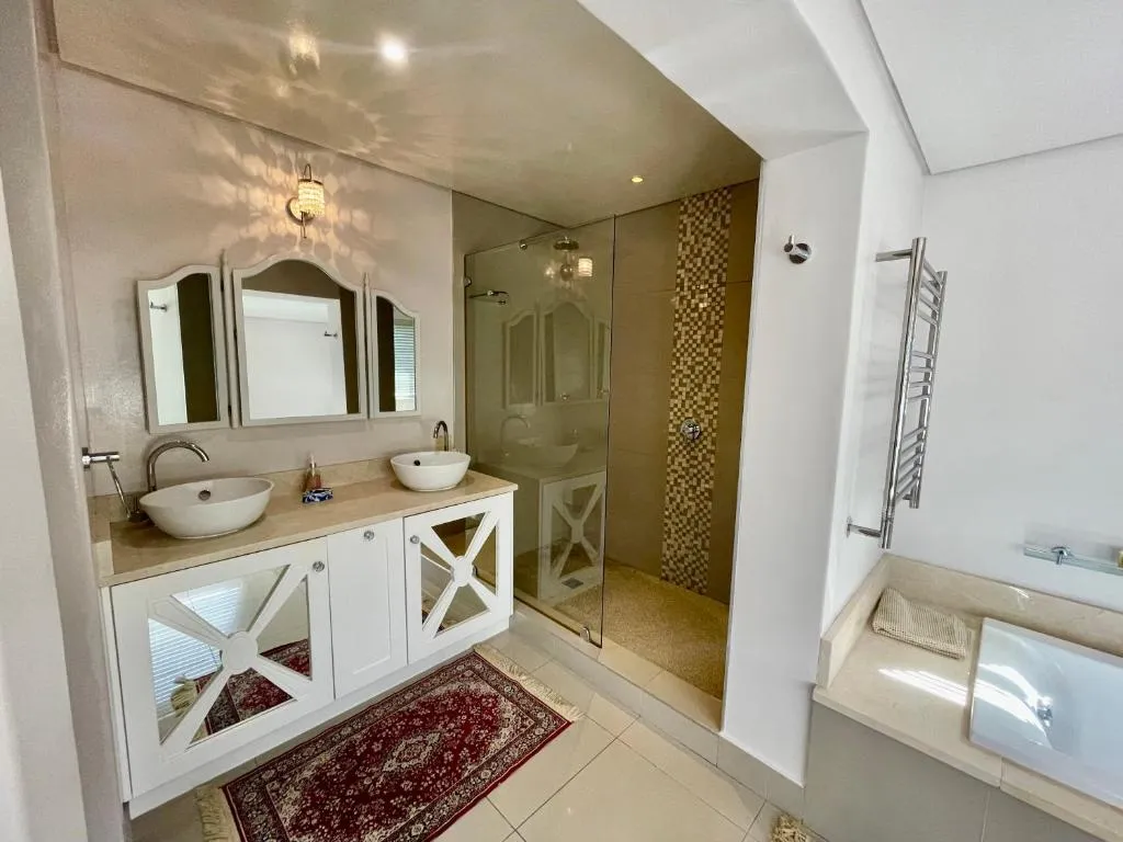 Hill Penthouse Plett - Best On Top - Image 3