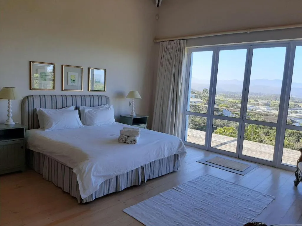 Phezulu Plett Penthouse - Image 2