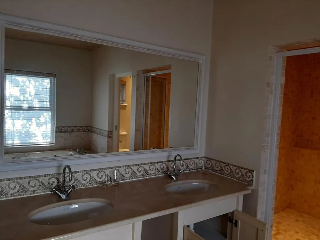 Phezulu Plett Penthouse - Image 3