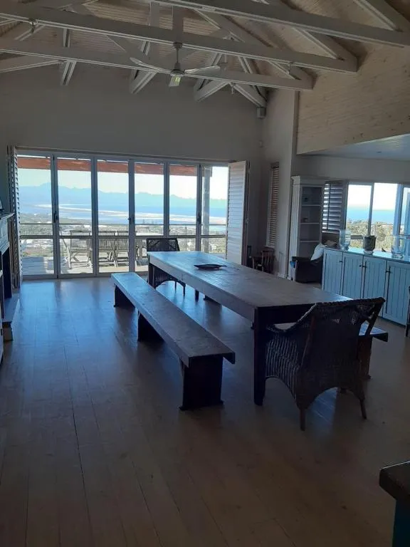 Phezulu Plett Penthouse - Image 4