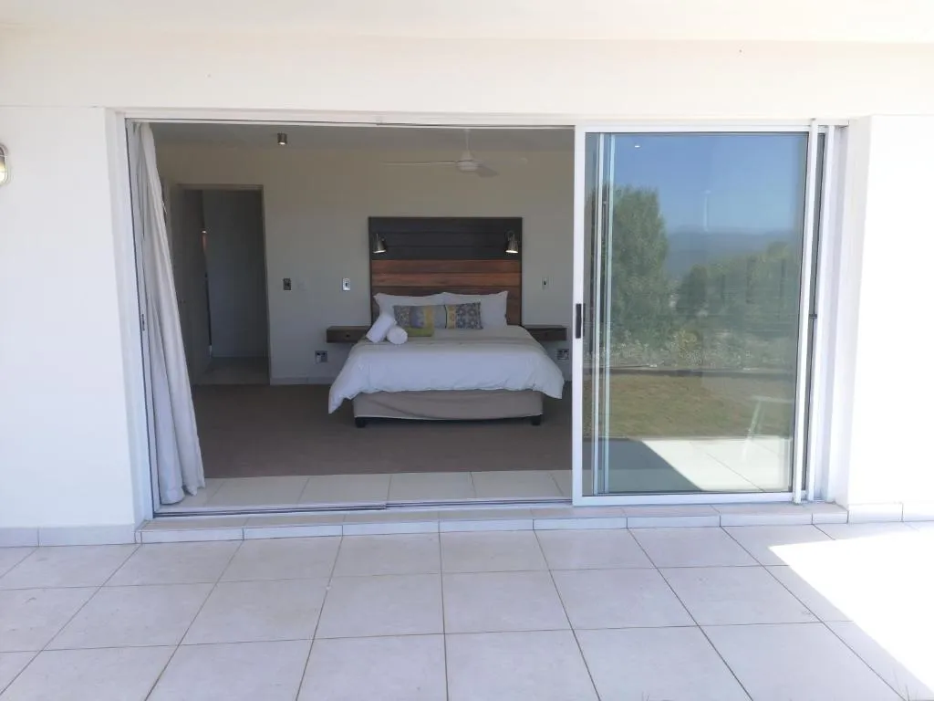 Stylish holiday home with amazing sea views - Image 2