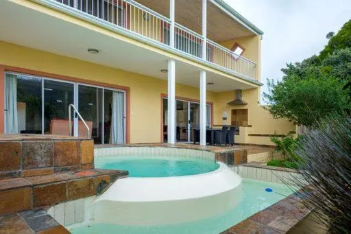 Lake Pleasant Hotel - Image 4