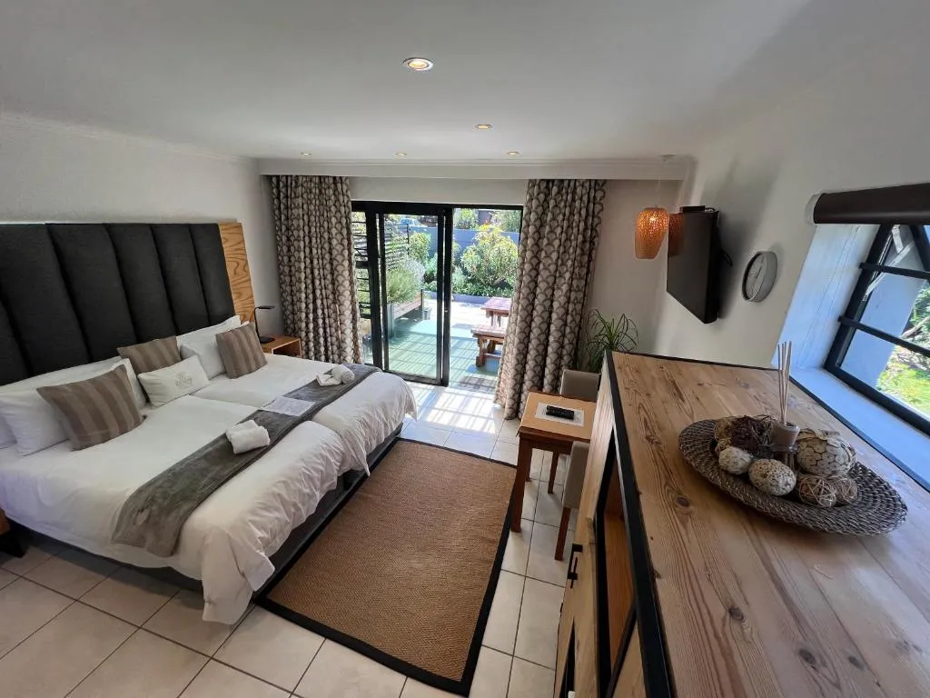 Pelican Lodge Guesthouse - Image 2