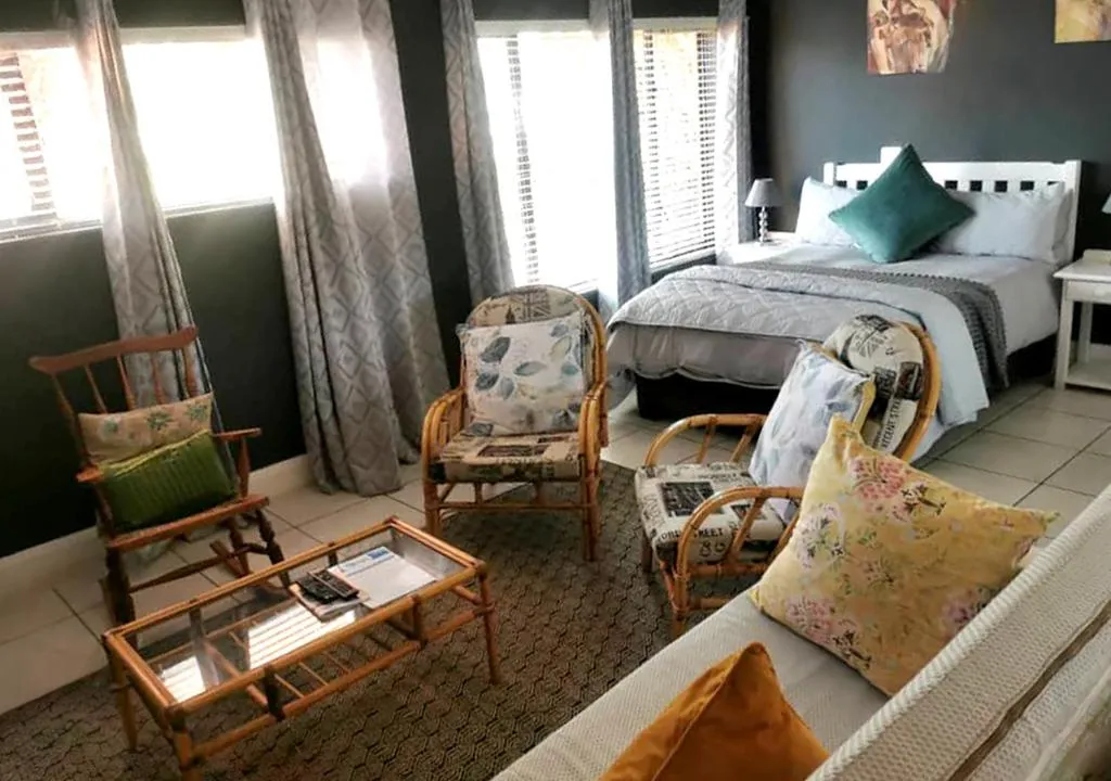 Tiffanys B&B, Pub & and Teagarden - Image 2