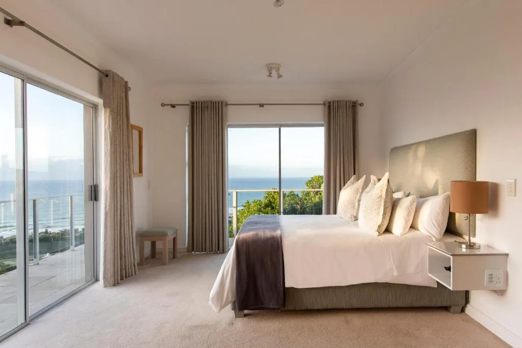 Infinity Blue Luxury Accommodation - Image 2