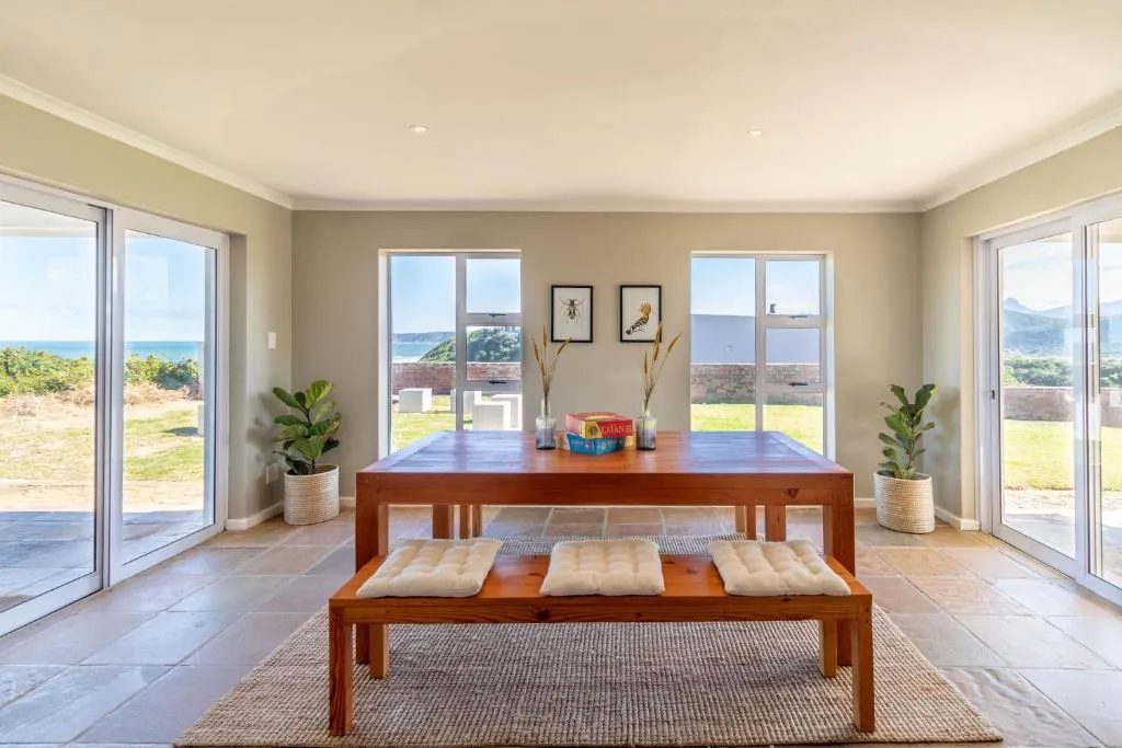 Vista Villa, Ocean & Mountain Views, Fire Pit - Image 3