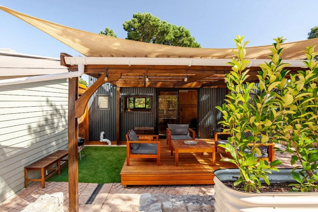 Loerie's Pod - On Knysna Lagoon