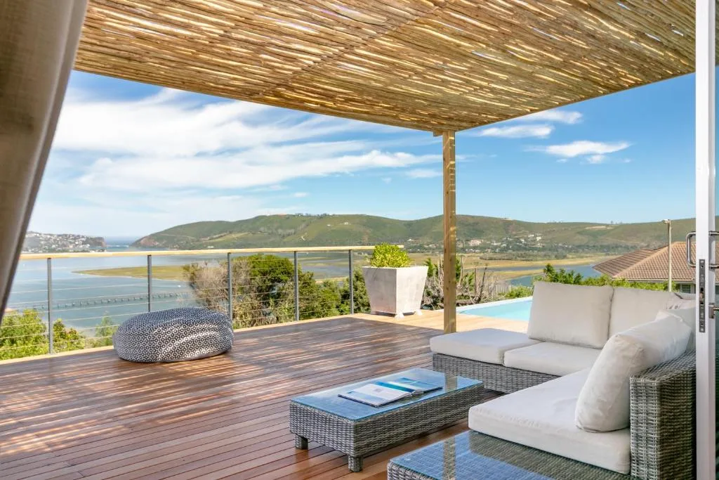 Paradise on Ridge Knysna deck overlooking the lagoon