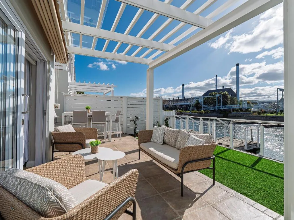 Sunny Dry Mill Apartment on Thesen Islands