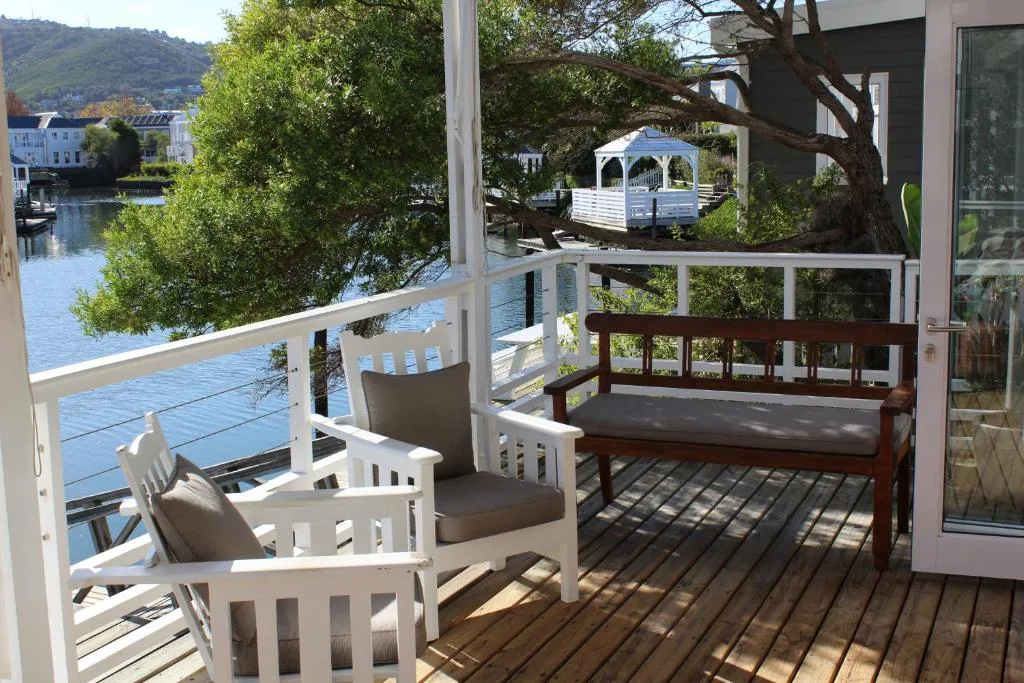 Thesen home on the canals with your own private jetty
