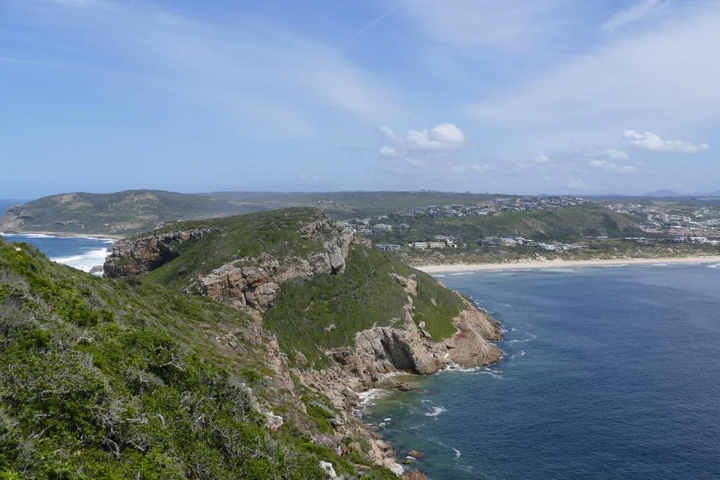 Coastal cliffs and sweeping ocean views of Plettenberg Bay's dramatic shoreline