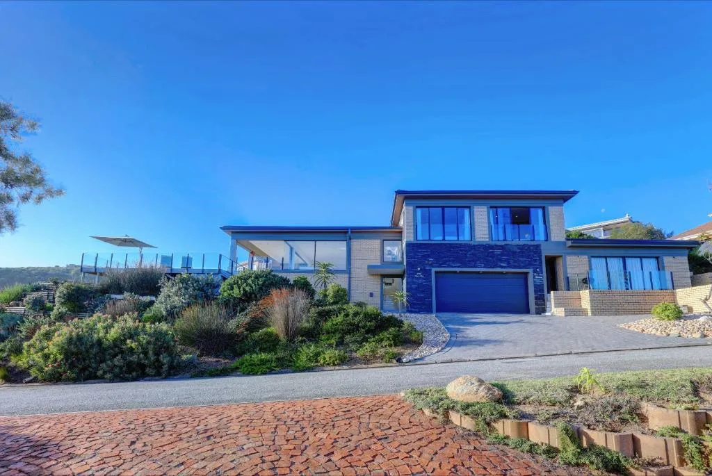 Num Num House 6 Sleeper